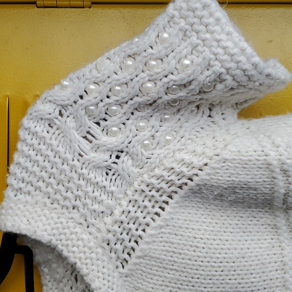 Zara Knit pearl short sleeved sweater - Picture 2 of 4